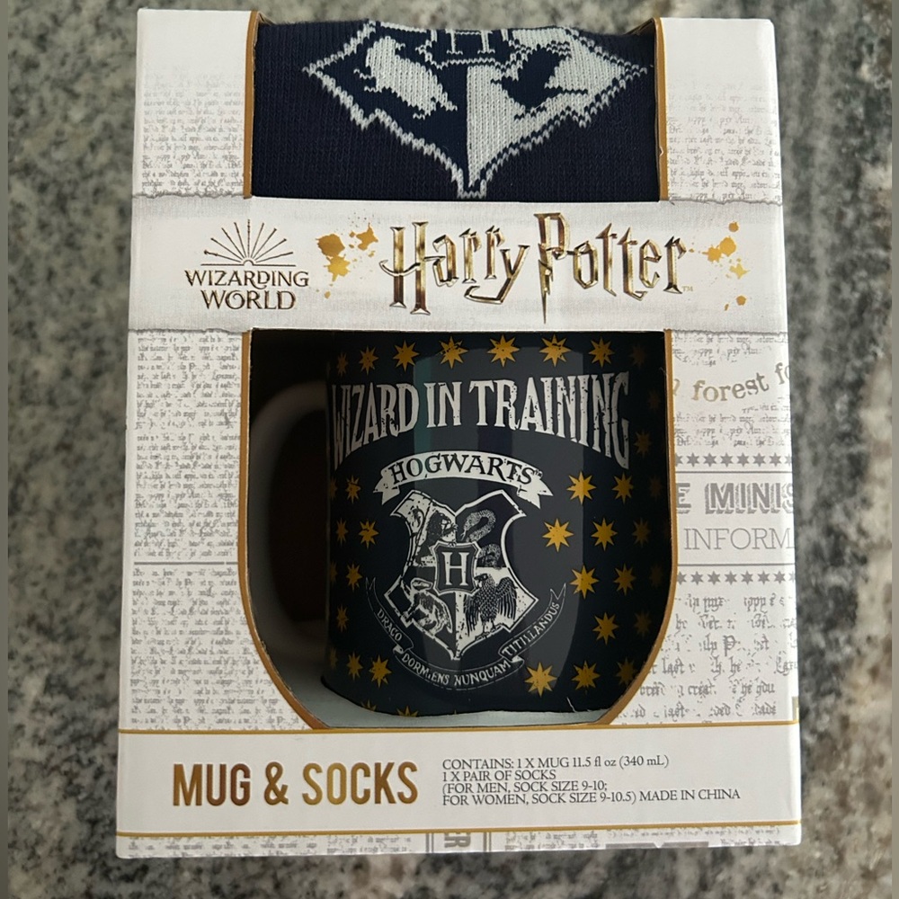 Harry Potter Hogwarts Mug & Socks Wizard Training Gift Set Wizarding World NEW